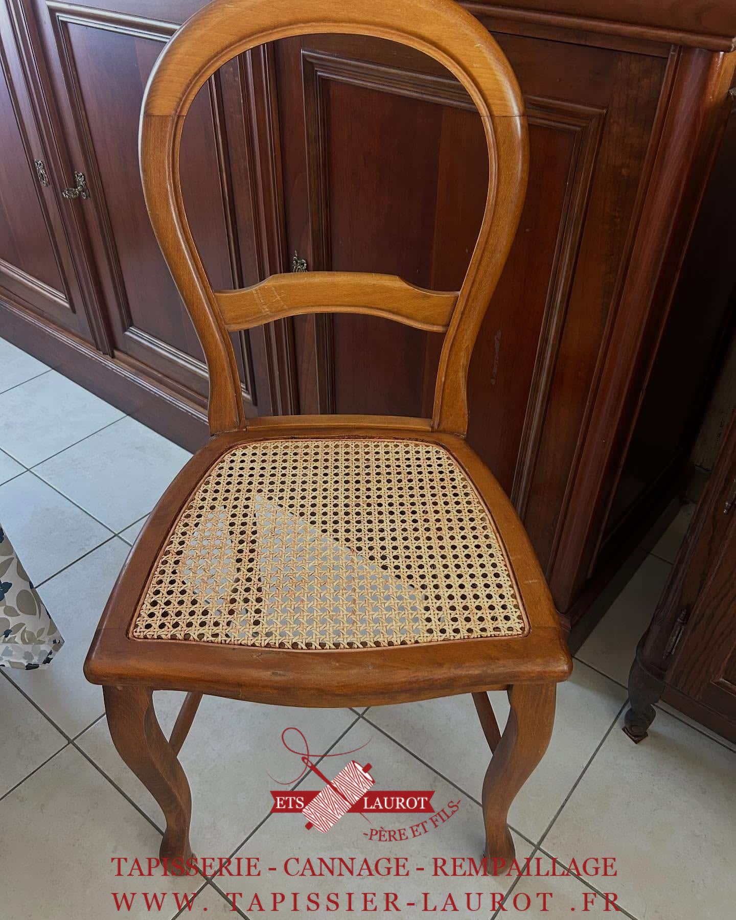 Recollage et réfection assise chaise en cannage Auvers-sur-Oise 95430 val d’Oise #valdoise #auverssuroise #cannage #chaise#artisan