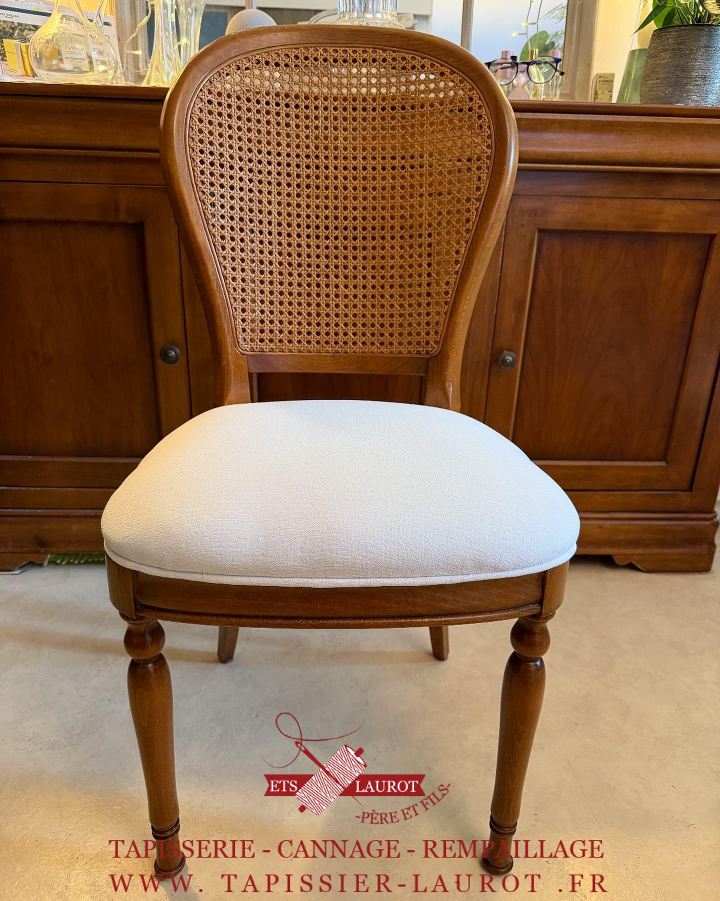 Réfection assise chaise en tapisserie Tissus fournis par nos soins 83963 Amara - 721 sucre saint germain en laye 78100
