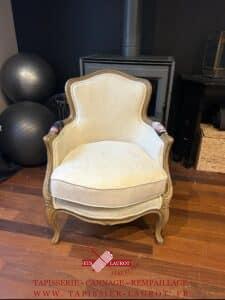 Réfection complète bergère à coussin tissus fournis par le client finition double passepoil le mesnil-le-roi 78600 Yvelines 78