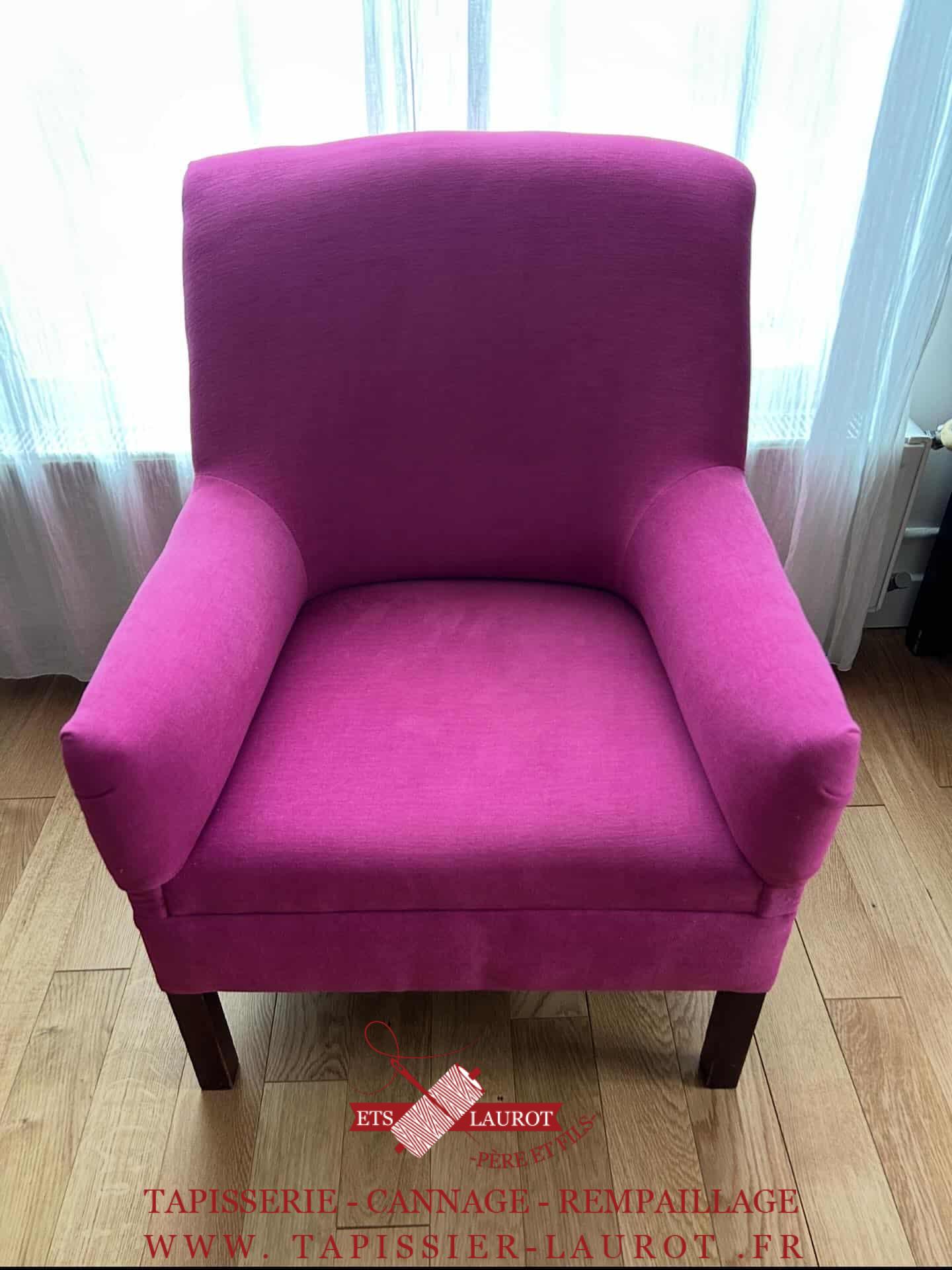 Réfection complète fauteuil tissus fournis par nos soin Amara 83963 - 9092 cyclamen bougival 78380 Yveline